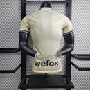 camisa-camiseta-ac-milan-puma-emirates-fly-better-versao-versao-jogador-masculina-23-24-edicao-edicao-especial-bege-preta-preto_1