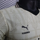 camisa-camiseta-ac-milan-puma-emirates-fly-better-versao-versao-jogador-masculina-23-24-edicao-edicao-especial-bege-preta-preto_7
