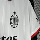 camisa-camiseta-ac-milan-puma-emirates-fly-better-versao-versao-torcedor-masculina-24-25-secundaria-ii-2-away-fora-branca-branco-vermelha-vermelho-preta-preto_1
