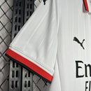 camisa-camiseta-ac-milan-puma-emirates-fly-better-versao-versao-torcedor-masculina-24-25-secundaria-ii-2-away-fora-branca-branco-vermelha-vermelho-preta-preto_2