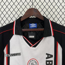 camisa-camiseta-ajax-umbro-abn-amro-versao-versao-torcedor-masculina-98-99-away-fora-ii-secundaria-2-vermelha-branca-vermelho-branco-preta-preto-retro-retro_2