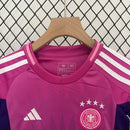 camisa-camiseta-alemanha-selecao-selecao-alema-alema-adidas-versao-versao-torcedor-conjunto-infantil-shorts-24-25-away-fora-ii-secundaria-2-branca-branco-rosa-roxa-roxo_2