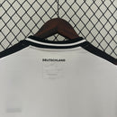 camisa-camiseta-alemanha-selecao-selecao-alema-alema-adidas-versao-versao-torcedor-masculina-24-25-home-casa-i-principal-1-branca-branco-amarela-amarelo-preta-preto-vermelha-vermelho