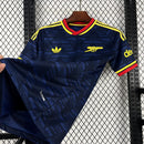 camisa-camiseta-arsenal-adidas-emirates-fly-better-versao-torcedor-masculina-26-27-away-fora-ii-secundaria-2-azul-vermelha-vermelho-amarela-amarelo_7