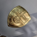 camisa-camiseta-arsenal-adidas-fly-better-emirates-versao-versao-jogador-masculina-23-24-edicao-edicao-especial-branca-branco-vermelho-vermelha-dourada-dourado-ouro_8