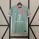 camisa-camiseta-atletico-atletico-de-madrid-nike-riyadh-air-versao-versao-torcedor-masculina-24-25-away-fora-ii-secundaria-2-verde-vermelha-vermelho-branca-branco-antoine-griezmann_1