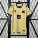 camisa-camiseta-barcelona-kobe-sheath-mamba-mentality-bryant-spotify-versao-torcedor-masculina-25-26-away-fora-ii-secundaria-2-azul-preta-preto-amarela-amarelo-bege_1
