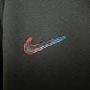 camisa-camiseta-barcelona-nike-spotify-versao-torcedor-masculina-24-25-edicao-especial-travis-scott-grena-azul-preta-preto-vermelha-vermelho_3