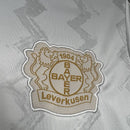 camisa-camiseta-bayer-leverkusen-castore-barmenia-versao-versao-torcedor-masculina-24-25-away-fora-ii-secundaria-2-branca-branco-dourado-dourada_5