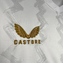 camisa-camiseta-bayer-leverkusen-castore-barmenia-versao-versao-torcedor-masculina-24-25-away-fora-ii-secundaria-2-branca-branco-dourado-dourada_6