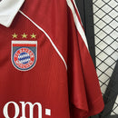 camisa-camiseta-bayern-munchen-adidas-T-com-versao-versao-torcedor-masculina-05-06-home-casa-i-principal-1-retro-retro-vermelha-vermelho-branca-branco_8