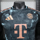 camisa-camiseta-bayern-munchen-adidas-T-versao-versao-jogador-masculina-24-25-away-fora-ii-secundaria-2-preta-preto-azul-vermelha-vermelho_7