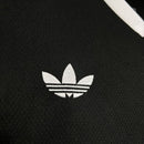 camisa-camiseta-bayern-munchen-adidas-T-versao-versao-torcedor-masculina-24-25-treino-preta-preto-branca-branco_7