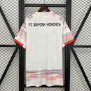 camisa-camiseta-bayern-munchen-de-munique-adidas-t-mobile-versao-torcedor-masculina-25-26-away-fora-ii-secundaria-2-vermelha-vermelho-branca-branco-cinza-preta-preto_8