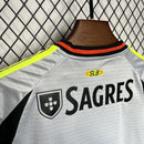 camisa-camiseta-benfica-adidas-emirates-fly-better-versao-versao-torcedor-conjunto-infantil-kids-24-25-third-away-fora-iii-terceira-3-cinza-verde-branca-branco-preta-pr_4