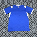 camisa-camiseta-cardiff-city-castore-visit-malaysia-versao-torcedor-masculina-26-27-home-casa-i-principal-1-azul-branca-branca_2