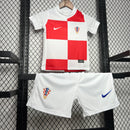 camisa-camiseta-croacia-croacia-selecao-selecao-croata-nike-versao-versao-torcedor-conjunto-infantil-shorts-24-25-home-casa-i-principal-1-vermelha-branca-vermelho-branco-azul_2