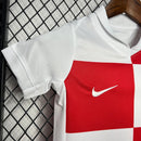 camisa-camiseta-croacia-croacia-selecao-selecao-croata-nike-versao-versao-torcedor-conjunto-infantil-shorts-24-25-home-casa-i-principal-1-vermelha-branca-vermelho-branco-azul_6