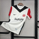 camisa-camiseta-eintratch-frankfurt-nike-indeed-jobs-finden-versao-versao-torcedor-masculina-24-25-home-casa-i-principal-1-vermelha-branco-branca-vermelho-preta-preto_7