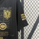 camisa-camiseta-eintratch-frankfurt-nike-versao-versao-torcedor-masculina-24-25-comemorativa-125-anos-preta-preto-dourada-dourado_7