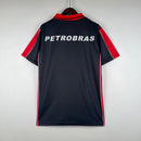 camisa-camiseta-flamengo-umbro-lubrax-versao-torcedor-masculina-1999-third-away-fora-iii-terceira-3-vermelha-vermelho-preta-preto-retro_6