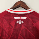 camisa-camiseta-fluminense-umbro-betano-versao-versao-torcedor-masculina-22-23-third-away-fora-terceira-iii-3-verde-vinho-branca-branco-german-cano_7