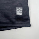 camisa-camiseta-gremio-gremio-banrisul-umbro-versao-versao-torcedor-feminina-23-24-third-away-fora-iii-terceira-3-azul-preto-preta-branca-branco_8
