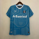 camisa-camiseta-gremio-gremio-banrisul-umbro-versao-versao-torcedor-masculina-22-23-third-away-fora-iii-terceira-3-azul-claro-clara-branca-branco_1