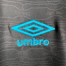 camisa-camiseta-gremio-gremio-banrisul-umbro-versao-versao-torcedor-masculina-23-24-third-away-fora-iii-terceira-3-azul-preto-preta-branca-branco_5