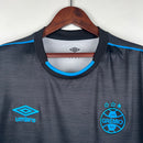 camisa-camiseta-gremio-gremio-banrisul-umbro-versao-versao-torcedor-masculina-23-24-third-away-fora-iii-terceira-3-azul-preto-preta-branca-branco_8