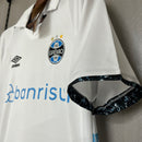 camisa-camiseta-gremio-gremio-banrisul-umbro-versao-versao-torcedor-masculina-24-25-away-fora-ii-secundaria-2-azul-preto-preta-branca-branco_6
