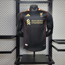 camisa-camiseta-liverpool-adidas-standard-chartered-versao-jogador-masculina-25-26-edicao-especial-preta-preto-branca-branco-vermelha-vermelho-dourado-dourada_1