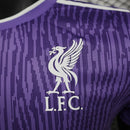 camisa-camiseta-liverpool-adidas-standard-chartered-versao-jogador-masculina-25-26-edicao-especial-preta-preto-branca-branco-vermelha-vermelho-roxa-roxo_4