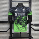 camisa-camiseta-liverpool-adidas-standard-chartered-versao-jogador-masculina-25-26-edicao-especial-preta-preto-branca-branco-vermelha-vermelho-verde_1