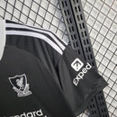 camisa-camiseta-liverpool-adidas-standard-chartered-versao-torcedor-masculina-25-26-goleiro-preta-preto-branca-branco_5
