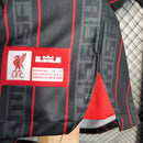 camisa-camiseta-liverpool-nike-standard-chartered-versao-torcedor-masculina-23-24-edicao-especial-lebron-james-preta-preto-branca-branco-vermelha-vermelho_3