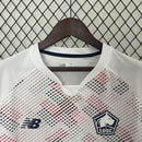 camisa-camiseta-losc-lille-nb-new-balance-boulanger-b-versao-versao-torcedor-masculina-24-25-away-fora-ii-secundaria-2-vermelha-vermelho-branca-branco-azul_2