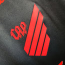 camisa-camiseta-manga-longa-cap-athletico-paranaense-umbro-esportes-da-sorte-versao-versao-torcedor-masculina-23-24-away-fora-ii-secundaria-2-vermelha-preta-vermelho-preto_3