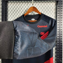 camisa-camiseta-manga-longa-cap-athletico-paranaense-umbro-esportes-da-sorte-versao-versao-torcedor-masculina-23-24-away-fora-ii-secundaria-2-vermelha-preta-vermelho-preto_4