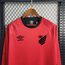 camisa-camiseta-manga-longa-cap-athletico-paranaense-umbro-esportes-da-sorte-versao-versao-torcedor-masculina-23-24-home-casa-i-principal-1-vermelha-preta-vermelho-preto_2