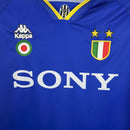camisa-camiseta-manga-longa-juventus-kappa-sony-versao-torcedor-masculina-95-96-away-fora-ii-secundaria-2-azul-amarela-amarelo-retro_4