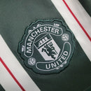 camisa-camiseta-manga-longa-manchester-united-adidas-team-viewer-versao-versao-torcedor-masculina-23-24-away-fora-ii-secundaria-2-vermelha-preta-vermelho-preto-branca-branco_2