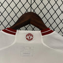 camisa-camiseta-manga-longa-manchester-united-adidas-team-viewer-versao-versao-torcedor-masculina-23-24-third-away-fora-iii-terceira-3-vermelha-preta-vermelho-preto-branca-branco_3