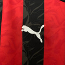 camisa-camiseta-milan-puma-emirates-fly-better-versao-torcedor-masculina-25-26-home-casa-i-principal-1-vermelha-vermelho-preta-preto_3