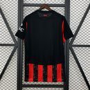 camisa-camiseta-milan-puma-emirates-fly-better-versao-torcedor-masculina-25-26-home-casa-i-principal-1-vermelha-vermelho-preta-preto_9