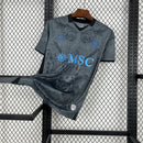 camisa-camiseta-napoli-ea7-msc-versao-versao-torcedor-masculina-24-25-third-away-fora-iii-3-terceira-branca-branco-preta-preto-azul-cinza_6