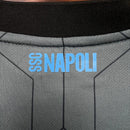 camisa-camiseta-napoli-ea7-msc-versao-versao-torcedor-masculina-24-25-third-away-fora-iii-3-terceira-branca-branco-preta-preto-azul-cinza_9