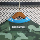 camisa-camiseta-napoli-macron-lete-versao-versao-torcedor-masculina-13-14-away-fora-ii-2-secundaria-branca-branco-azul-verde-camuflada-camuflado-retro-retro_7
