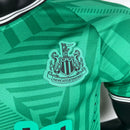 camisa-camiseta-newcastle-united-castore-sela-versao-versao-jogador-masculina-23-24-away-fora-ii-secundaria-2-preta-branca-preto-branco-verde_7