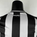 camisa-camiseta-newcastle-united-castore-sela-versao-versao-jogador-masculina-23-24-home-casa-i-principal-1-preta-branca-preto-branco_8